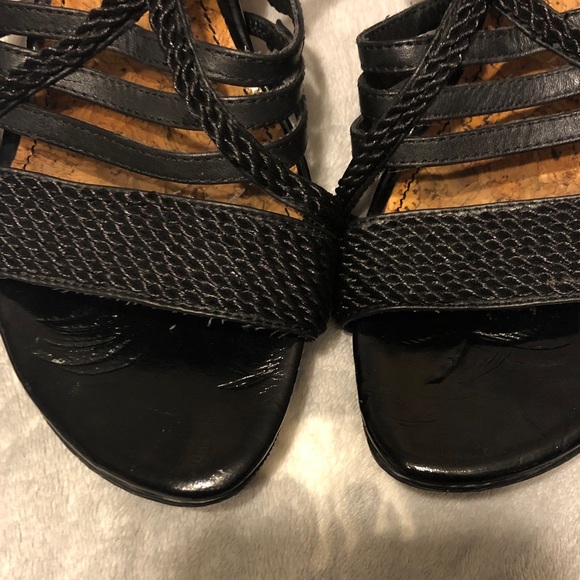 Kenneth Cole Reaction Black Strappy Sandals - Picture 6 of 12